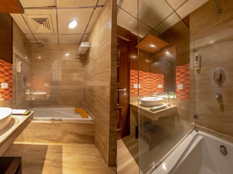 Jacuzzi & Baths at Hotel Aura New Delhi
